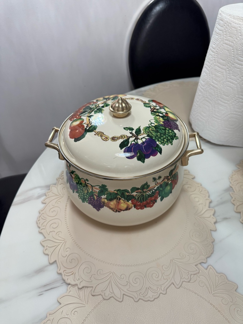 Vintage Kensington 8 quart Vitro-ceramic Cookware - Picture 4 of 14